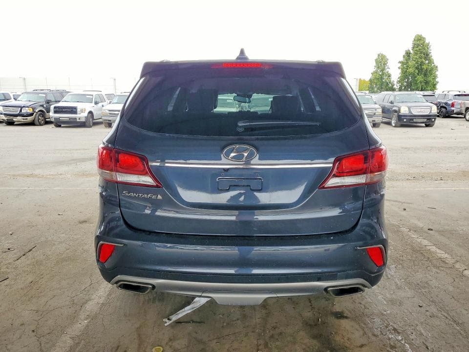 2017 HYUNDAI SANTA FE SE 6
