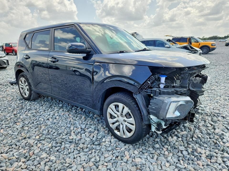 2022 KIA SOUL LX 4