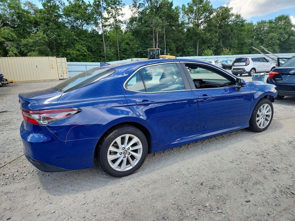 2023 TOYOTA CAMRY LE 3