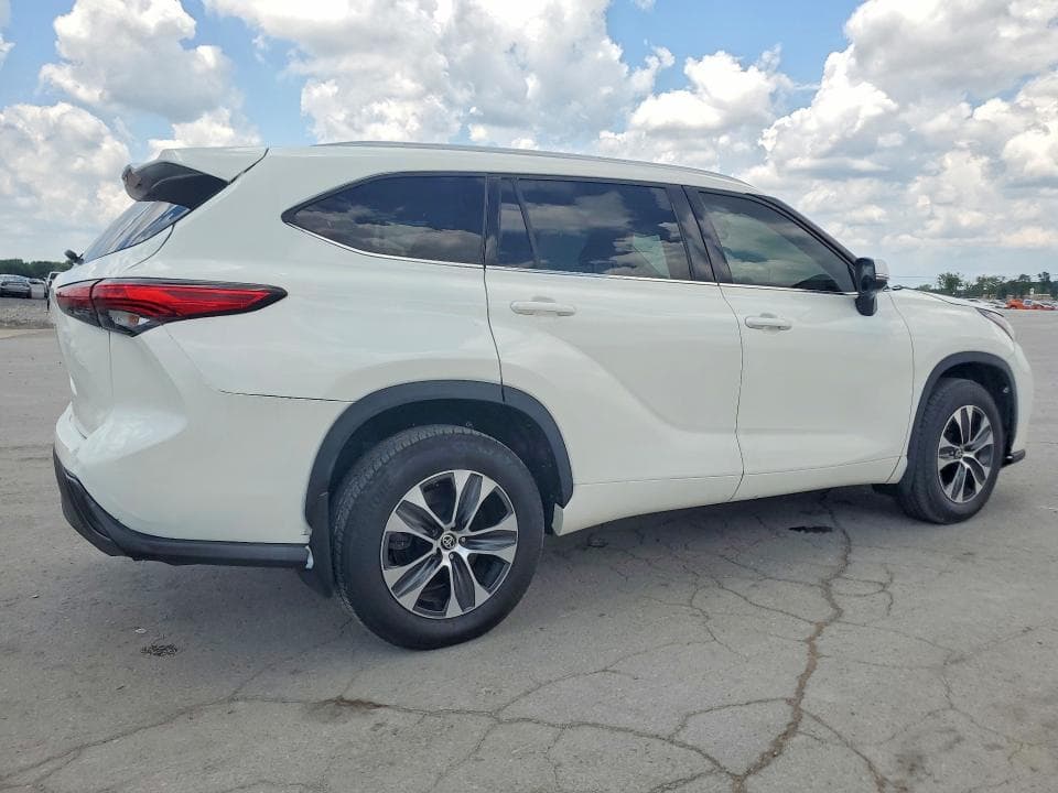 2021 TOYOTA HIGHLANDER XLE XLE 3