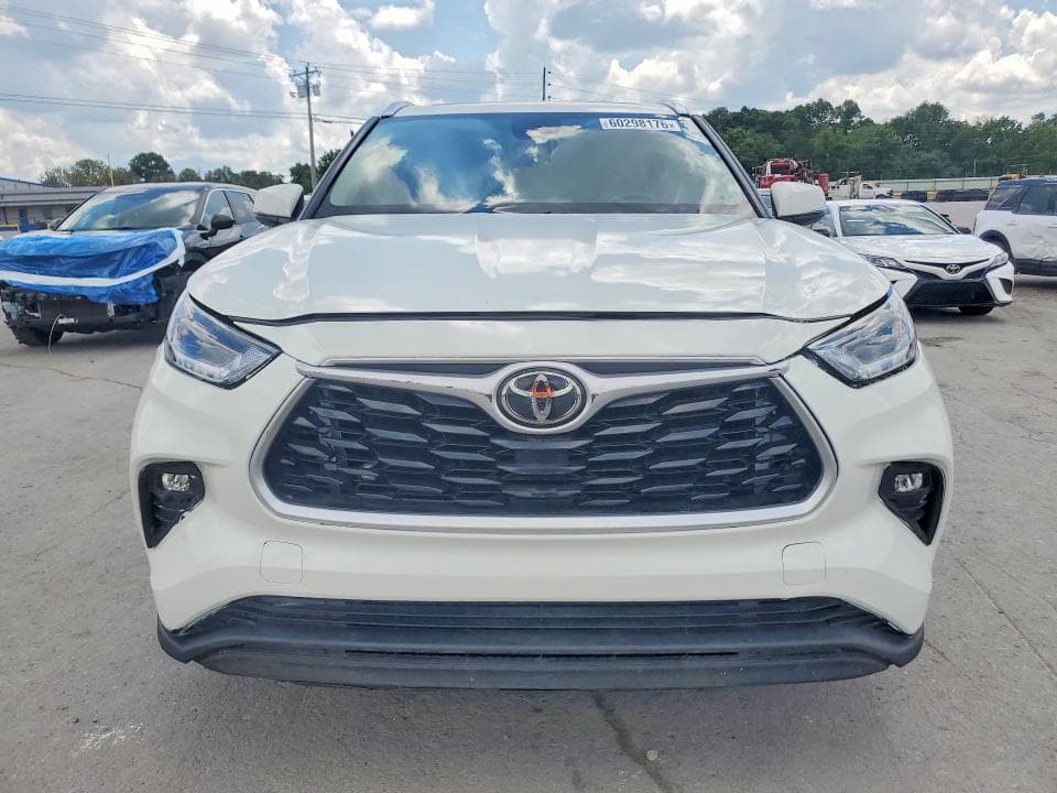 2021 TOYOTA HIGHLANDER XLE XLE 5