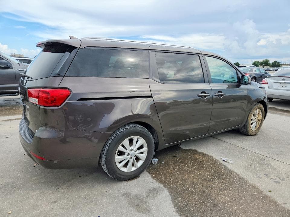 2017 KIA SEDONA LX 3