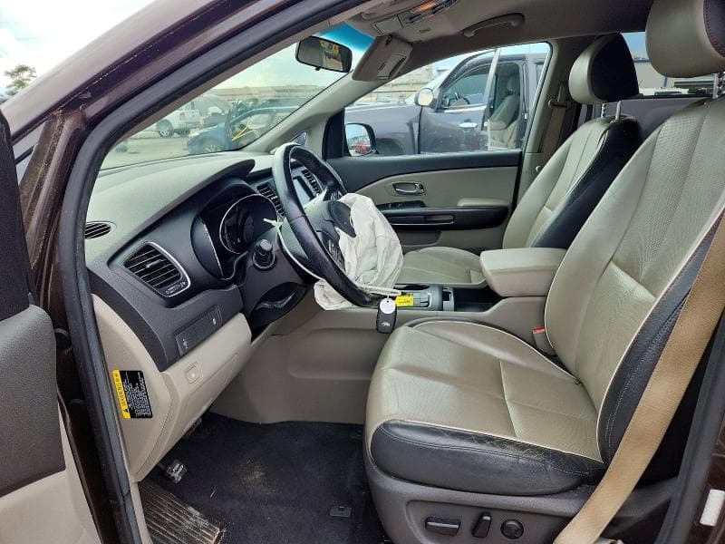2017 KIA SEDONA LX 7