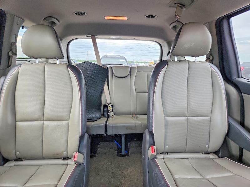 2017 KIA SEDONA LX 10