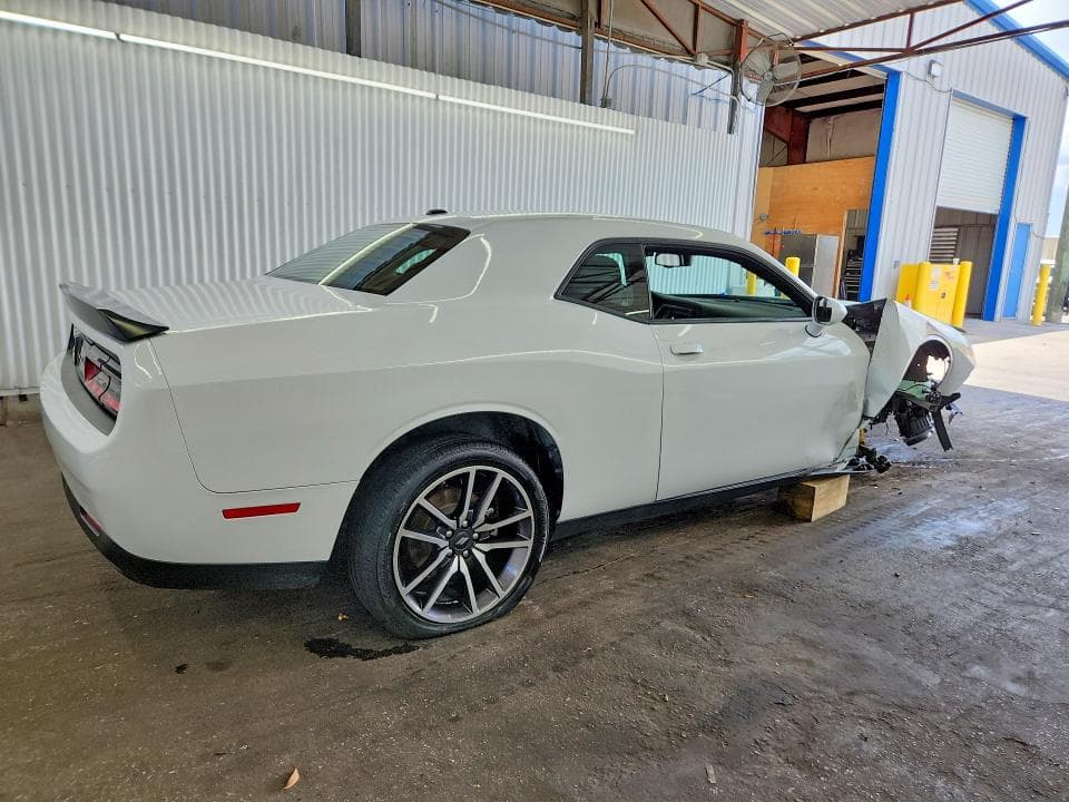 2023 DODGE CHALLENGER R/T 3