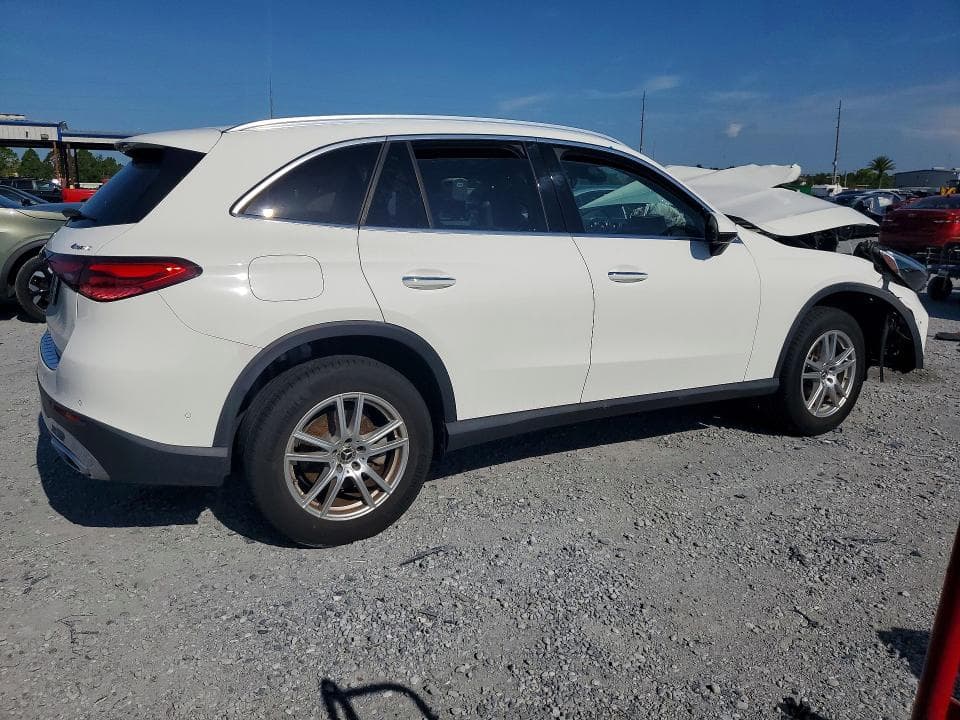 2023 MERCEDES-BENZ GLC 300 4MATIC 3