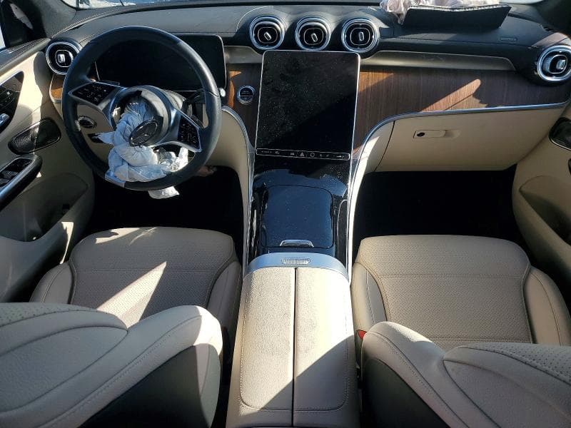 2023 MERCEDES-BENZ GLC 300 4MATIC 8