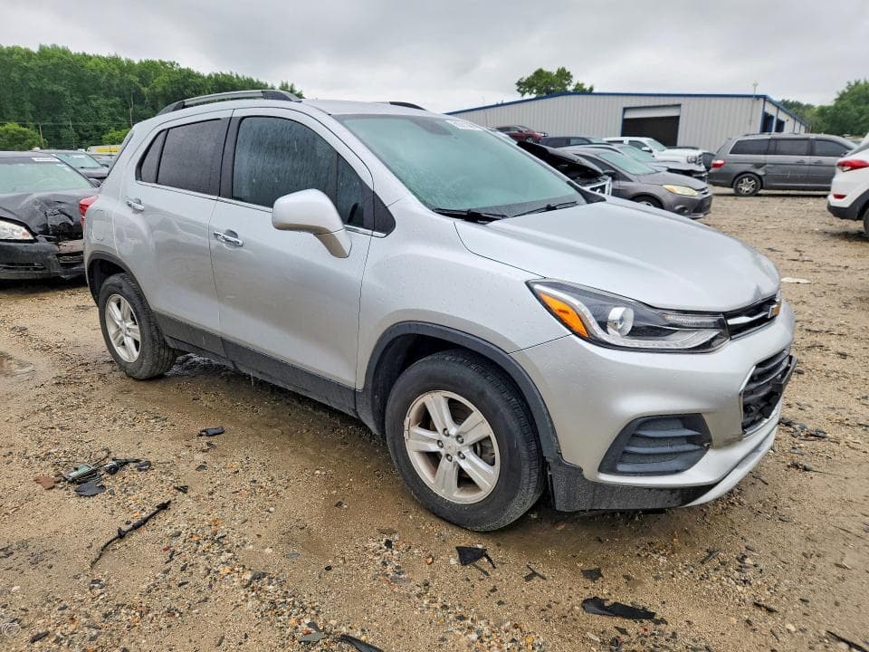 2017 CHEVROLET TRAX 1LT 4