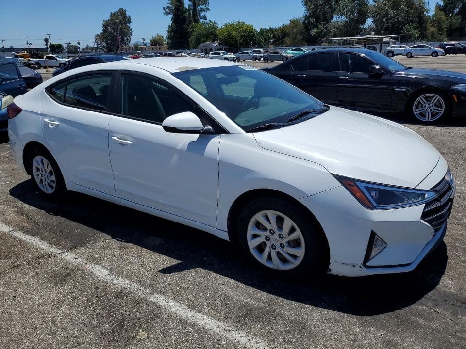 2019 HYUNDAI ELANTRA SE 4