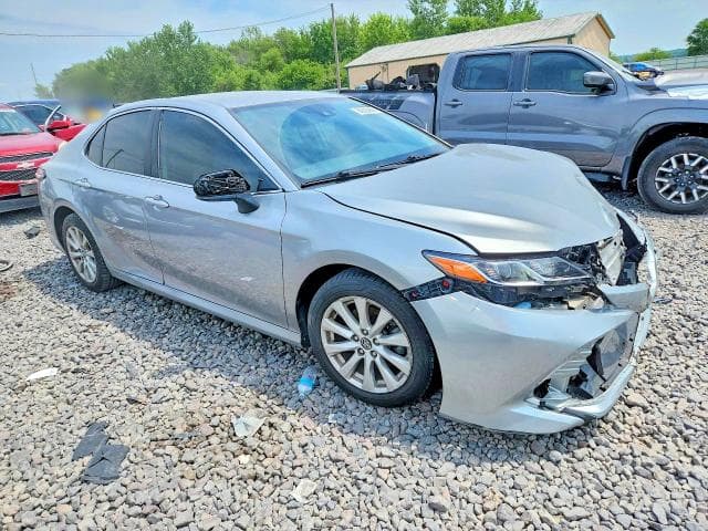 2019 TOYOTA CAMRY SE SE 4