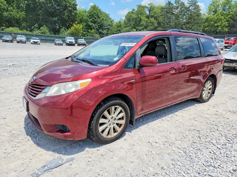 2017 TOYOTA SIENNA LE - 1