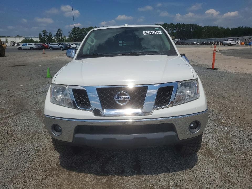 2017 NISSAN FRONTIER SL 5