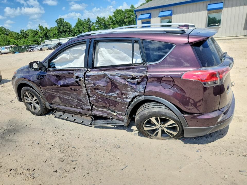2017 TOYOTA RAV4 XLE 2