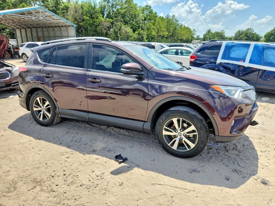 2017 TOYOTA RAV4 XLE 4