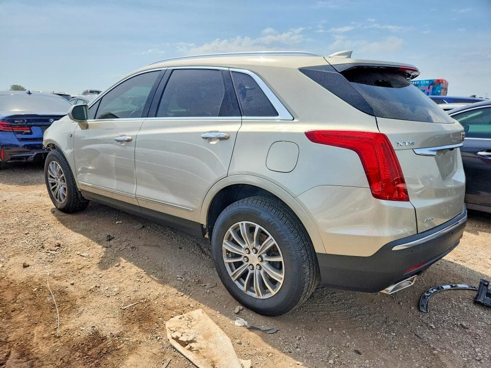 2017 CADILLAC XT5 LUXURY 2