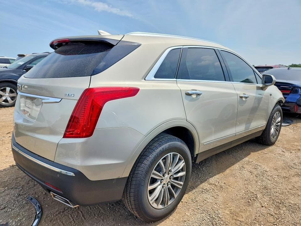 2017 CADILLAC XT5 LUXURY 3