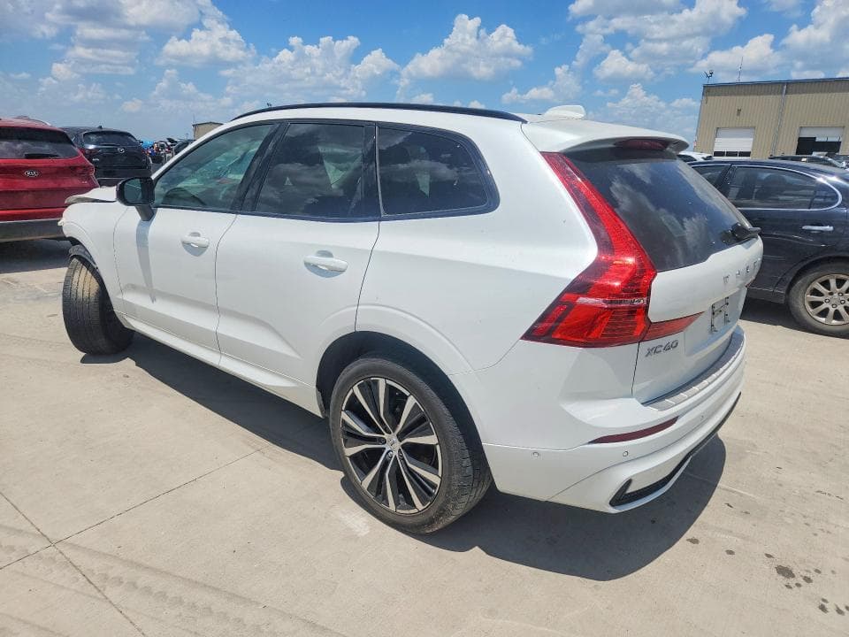 2024 VOLVO XC60 PLUS 2