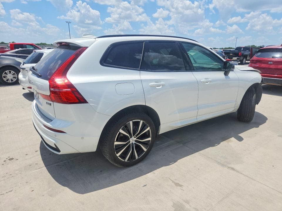 2024 VOLVO XC60 PLUS 3