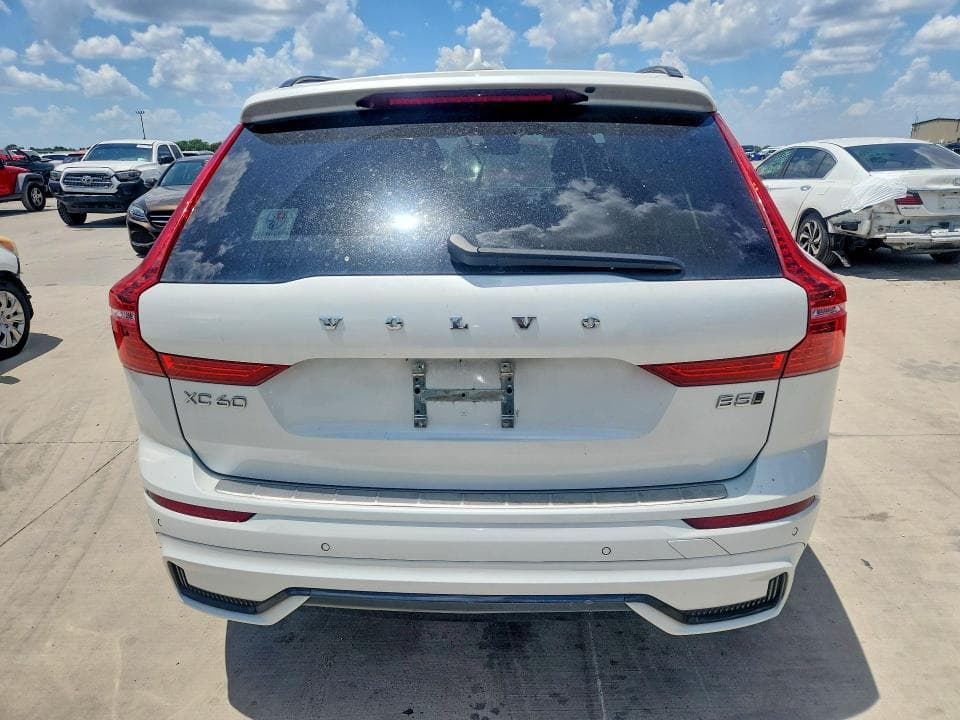 2024 VOLVO XC60 PLUS 6