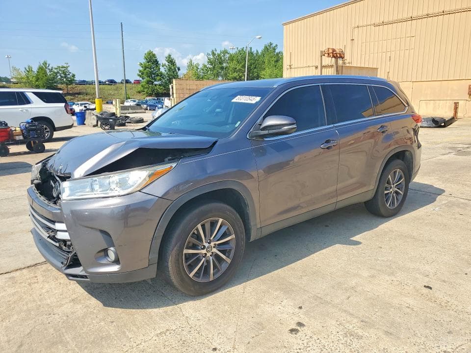 2019 TOYOTA HIGHLANDER XLE 1
