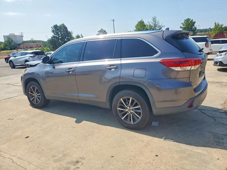 2019 TOYOTA HIGHLANDER XLE 2