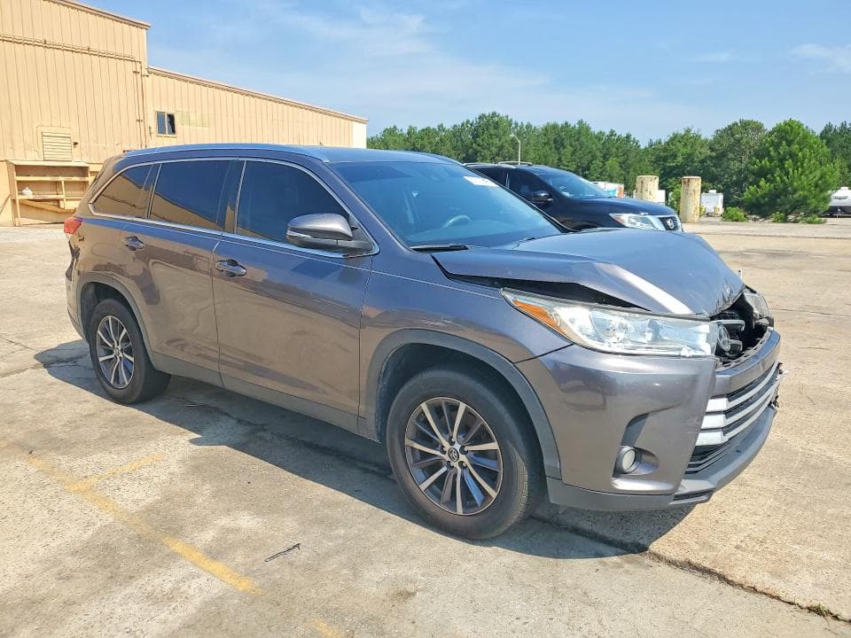 2019 TOYOTA HIGHLANDER XLE 4