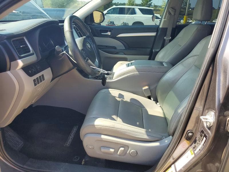 2019 TOYOTA HIGHLANDER XLE 7