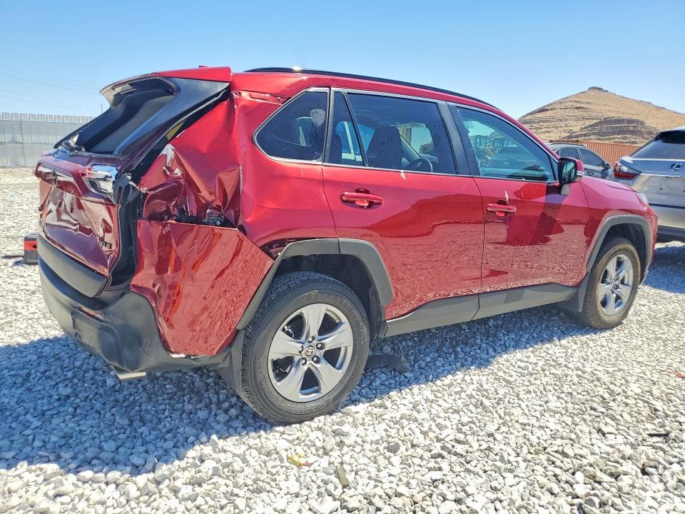 2024 TOYOTA RAV4 XLE 3