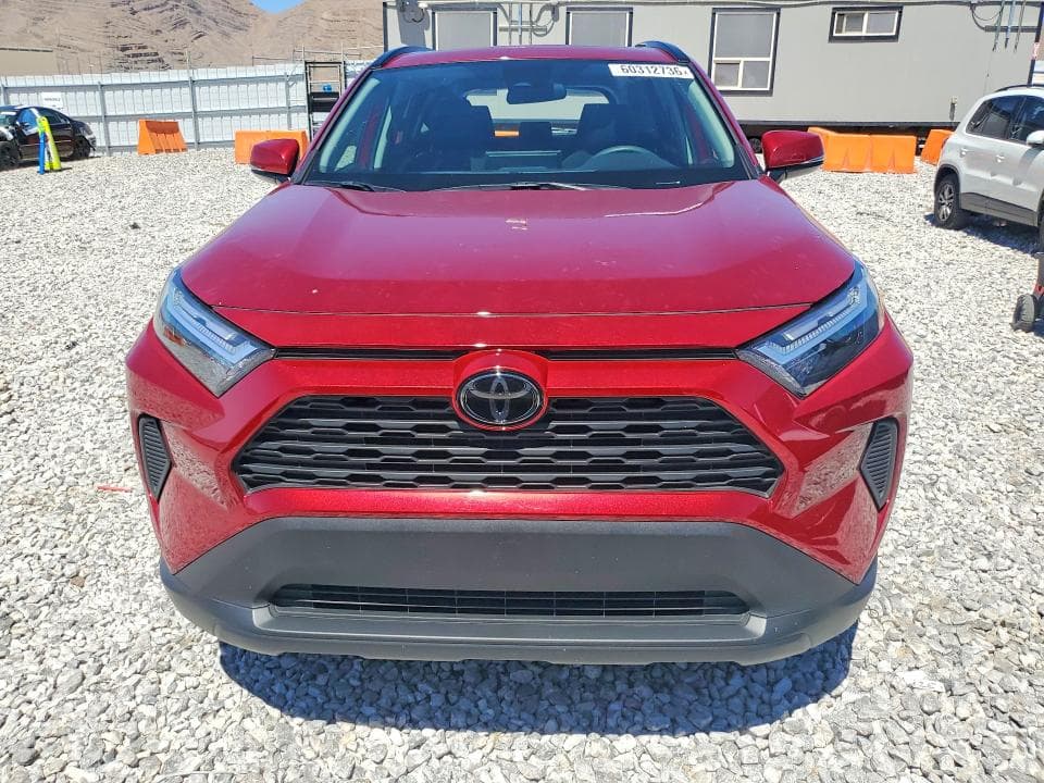 2024 TOYOTA RAV4 XLE 5