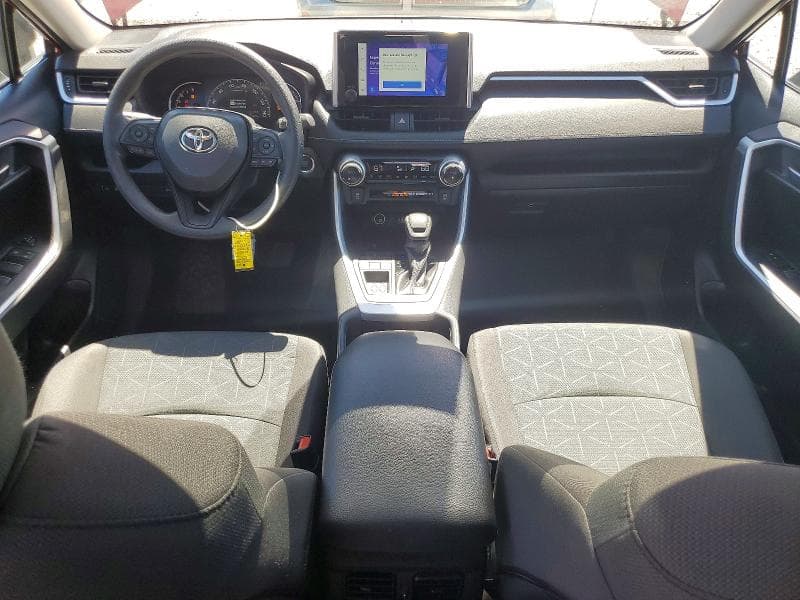 2024 TOYOTA RAV4 XLE 8
