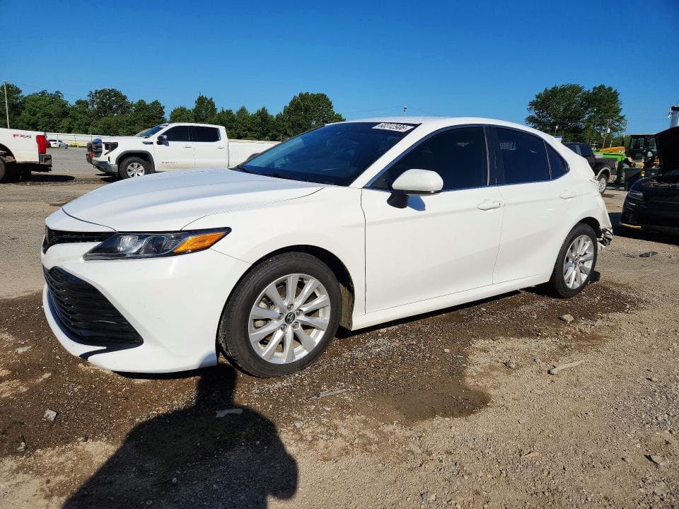 2020 TOYOTA CAMRY LE - 1