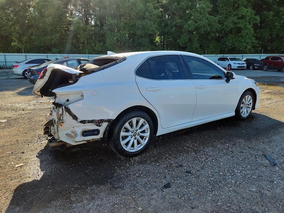2020 TOYOTA CAMRY LE 3