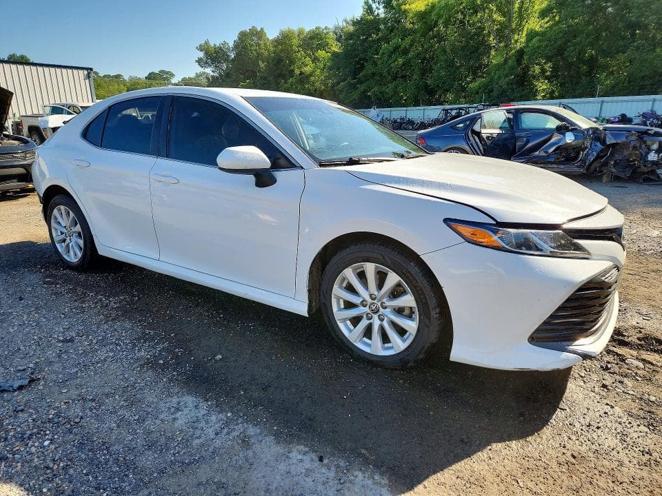 2020 TOYOTA CAMRY LE 4
