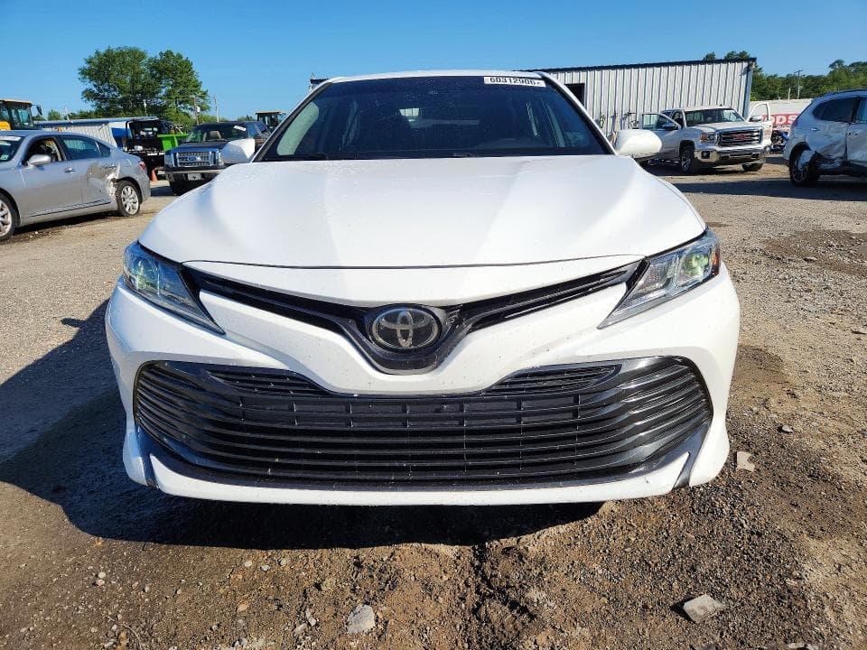 2020 TOYOTA CAMRY LE 5