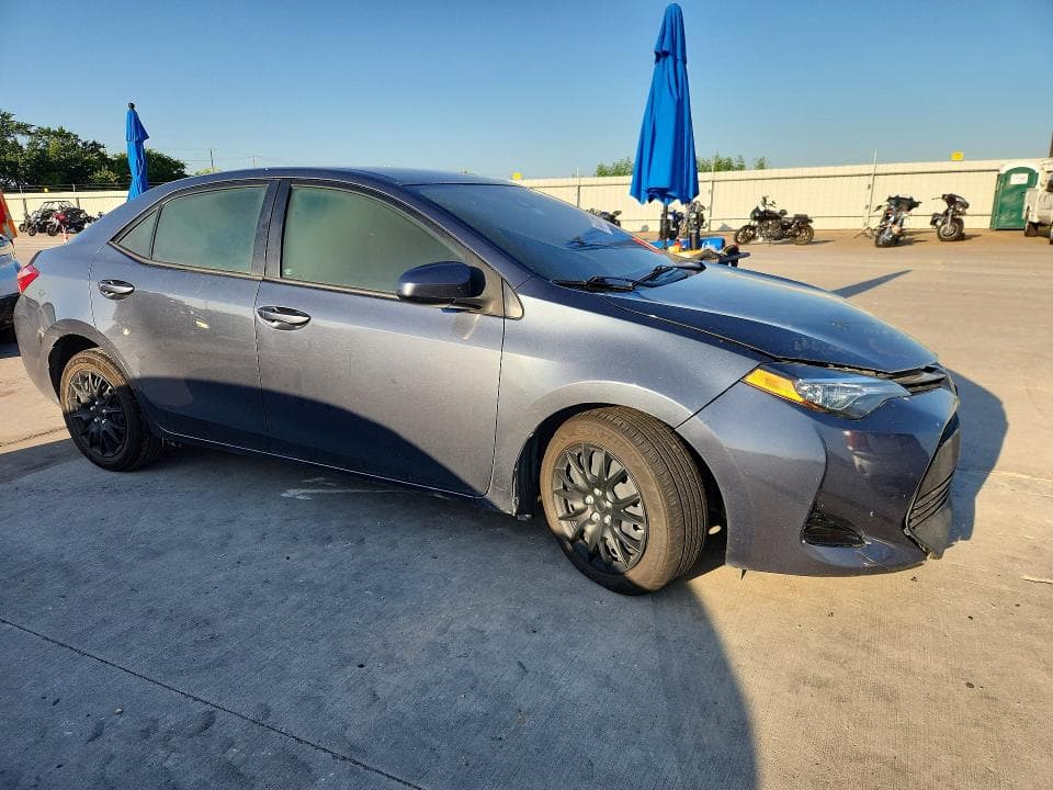 2017 TOYOTA COROLLA LE 4