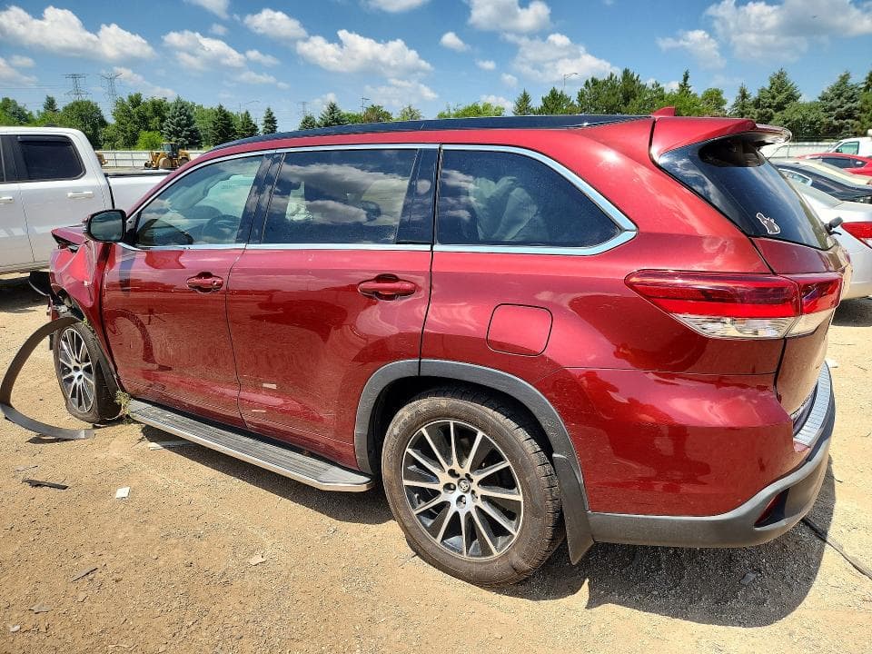 2017 TOYOTA HIGHLANDER SE 2
