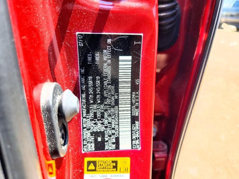 2017 TOYOTA HIGHLANDER SE 13