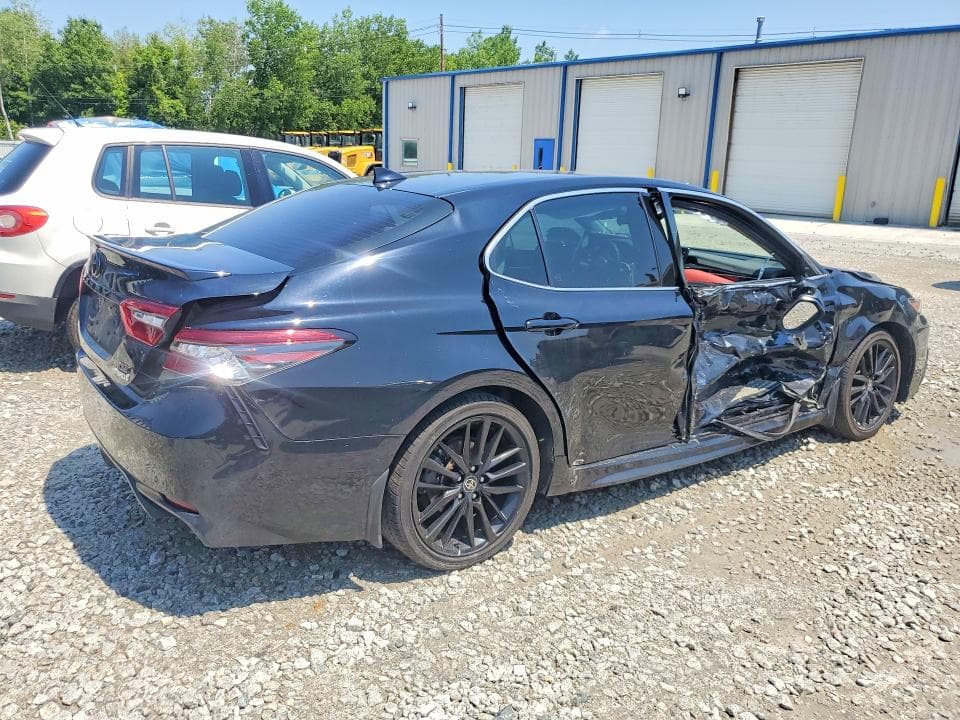 2022 TOYOTA CAMRY XSE 3