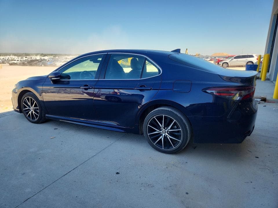 2022 TOYOTA CAMRY SE 2