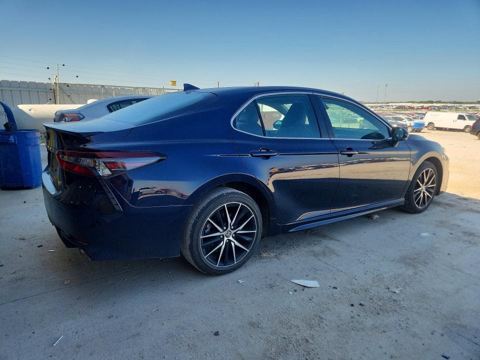 2022 TOYOTA CAMRY SE 3