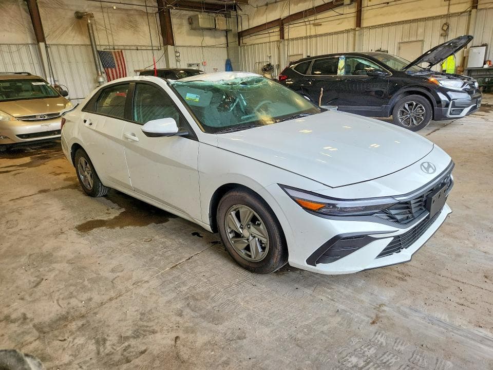2026 HYUNDAI ELANTRA SE SE 4