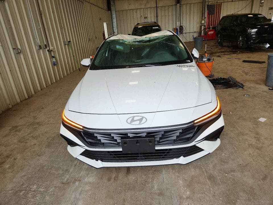 2026 HYUNDAI ELANTRA SE SE 5
