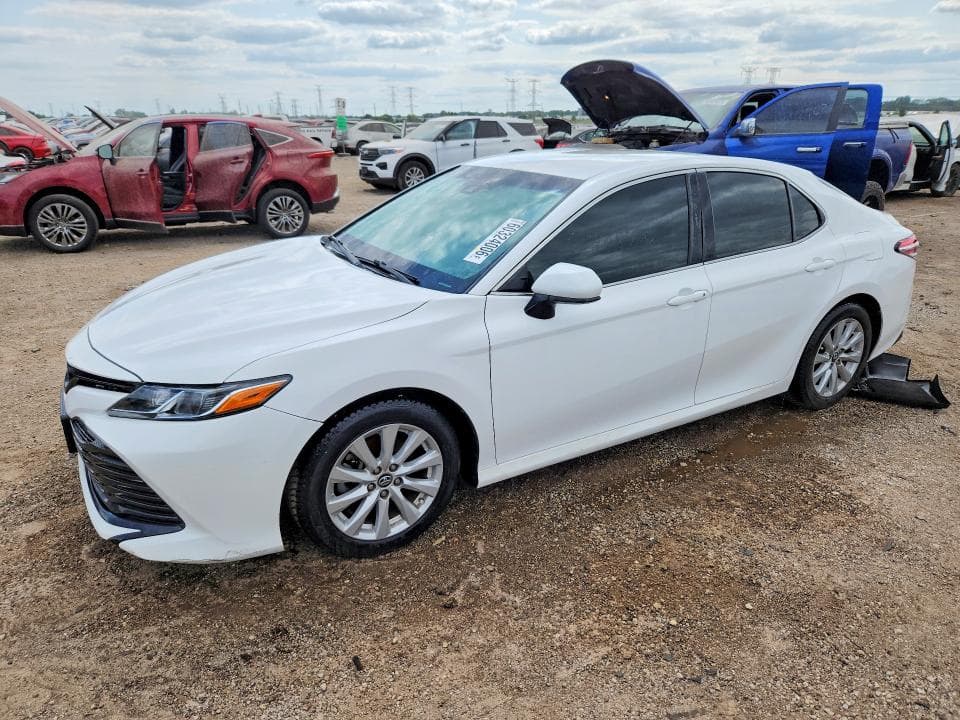2018 TOYOTA CAMRY LE - 1