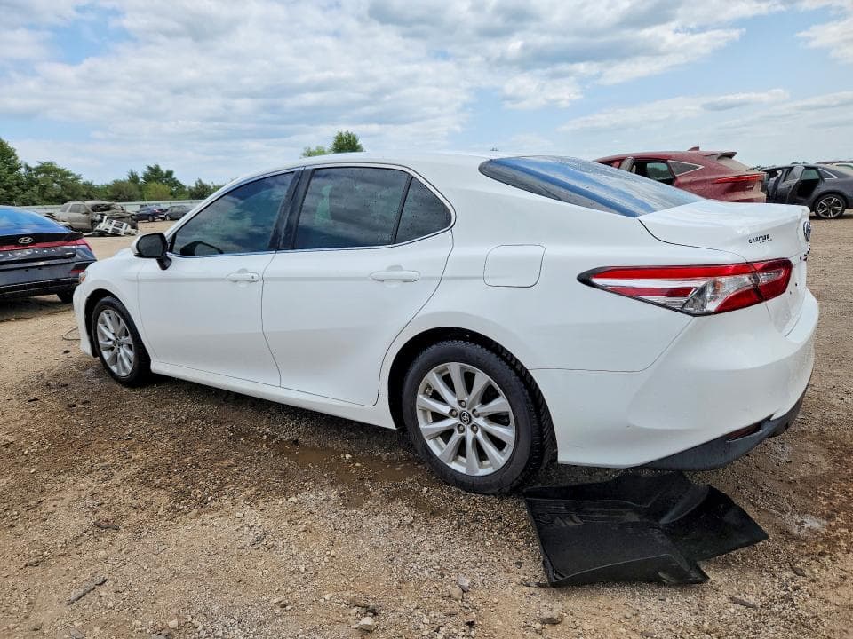 2018 TOYOTA CAMRY LE 2