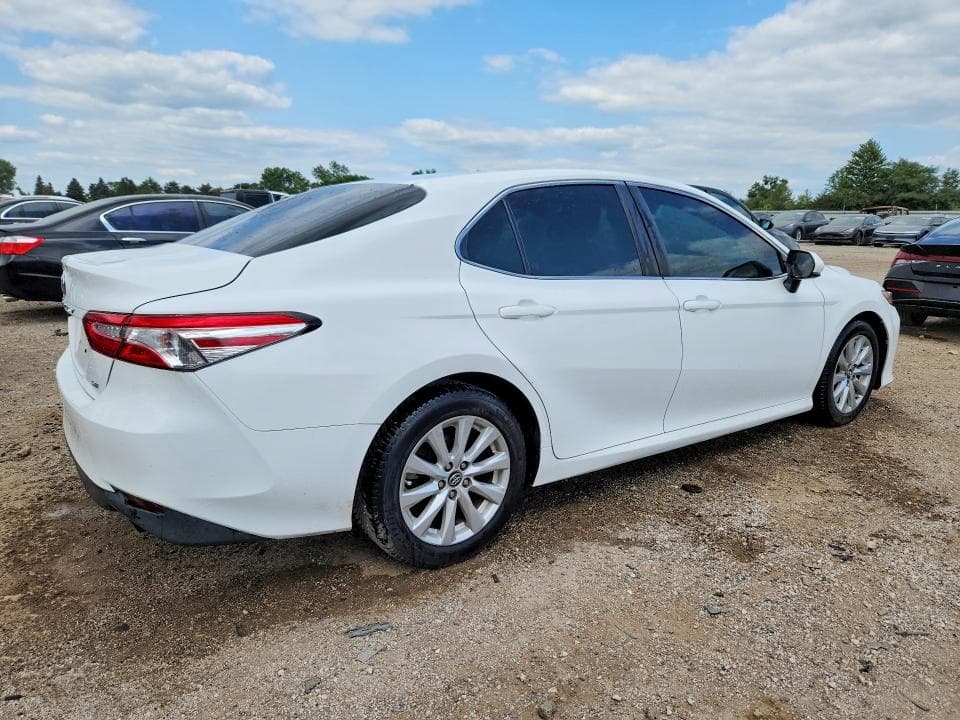 2018 TOYOTA CAMRY LE 3