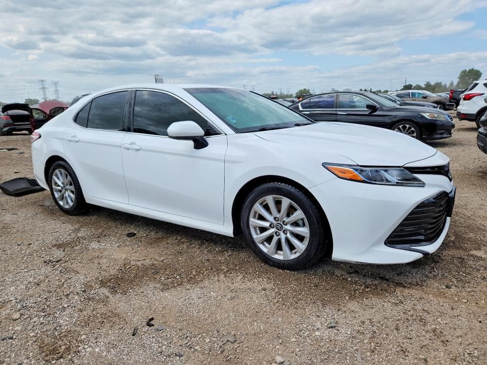 2018 TOYOTA CAMRY LE 4