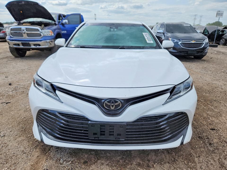 2018 TOYOTA CAMRY LE 5