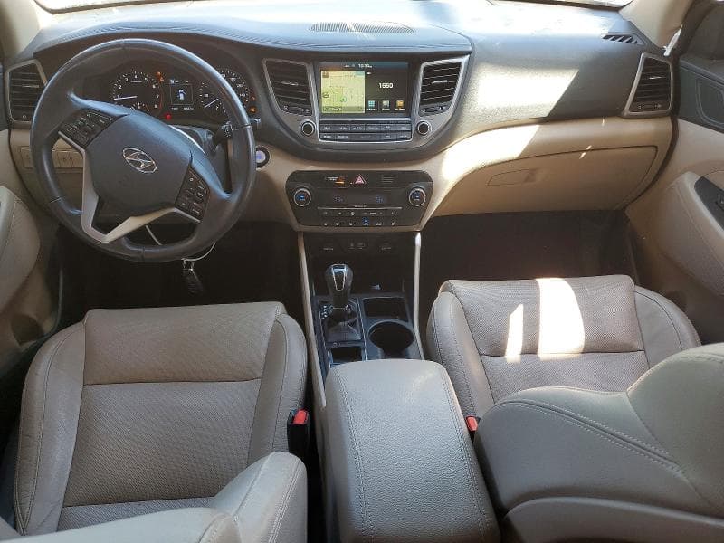 2017 HYUNDAI TUCSON SE PLUS 8