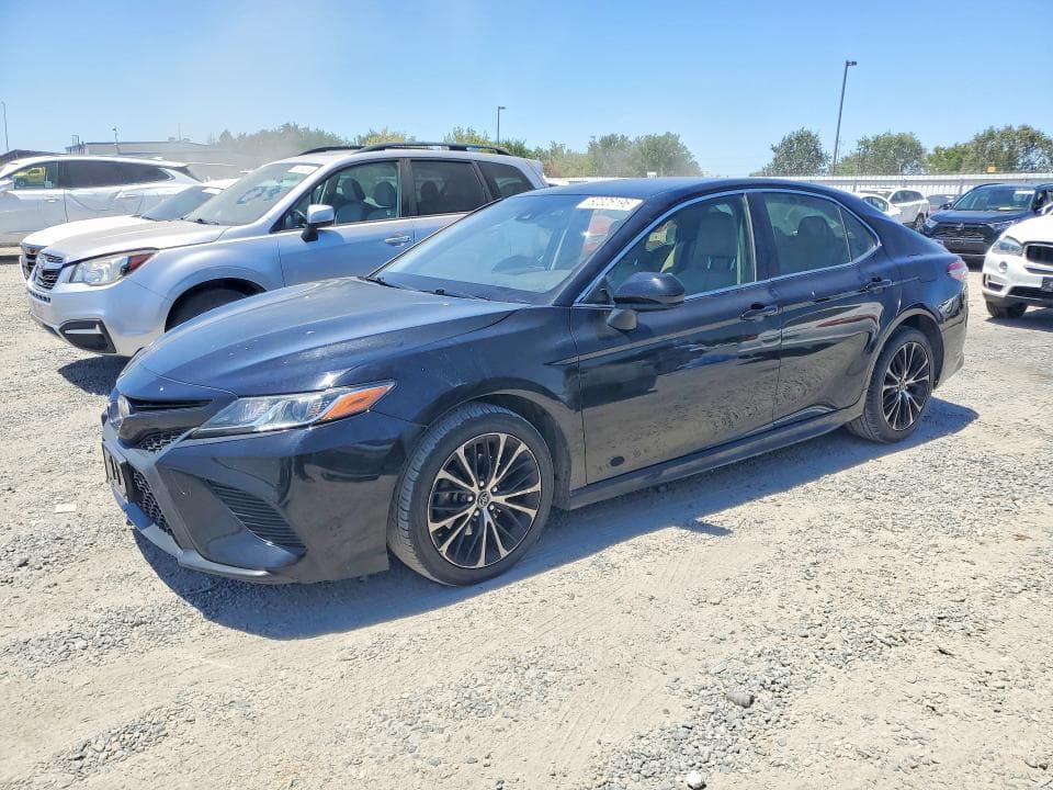2018 TOYOTA CAMRY SE - 1