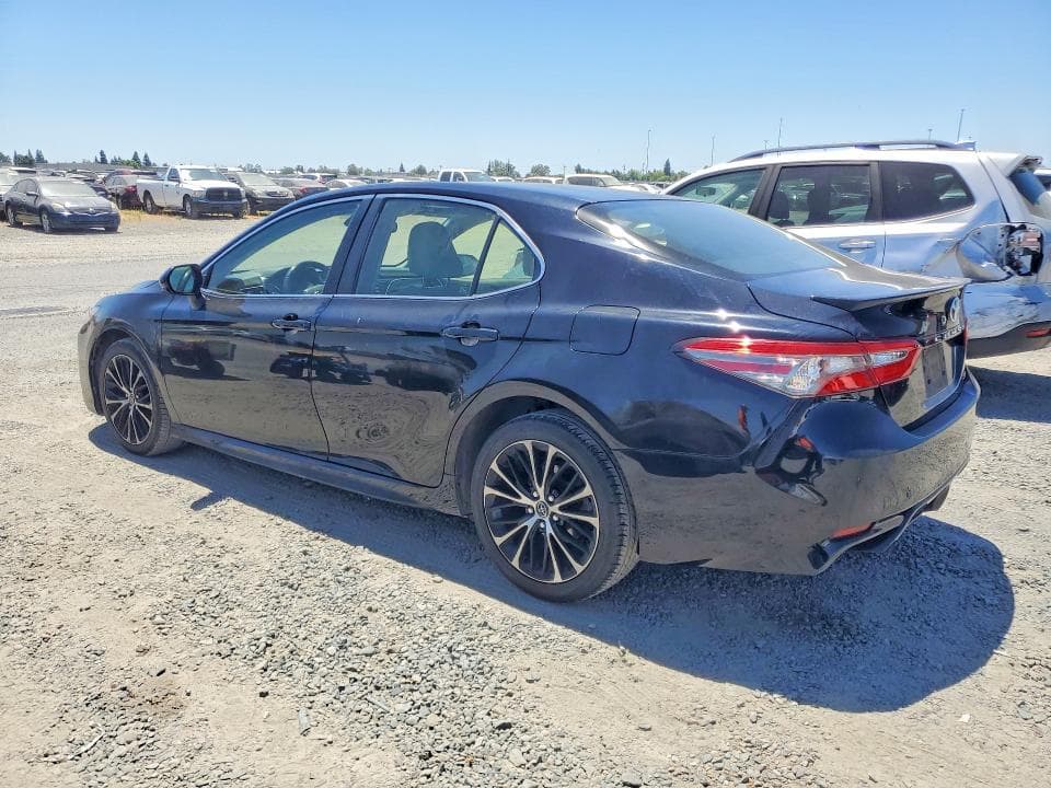 2018 TOYOTA CAMRY SE 2